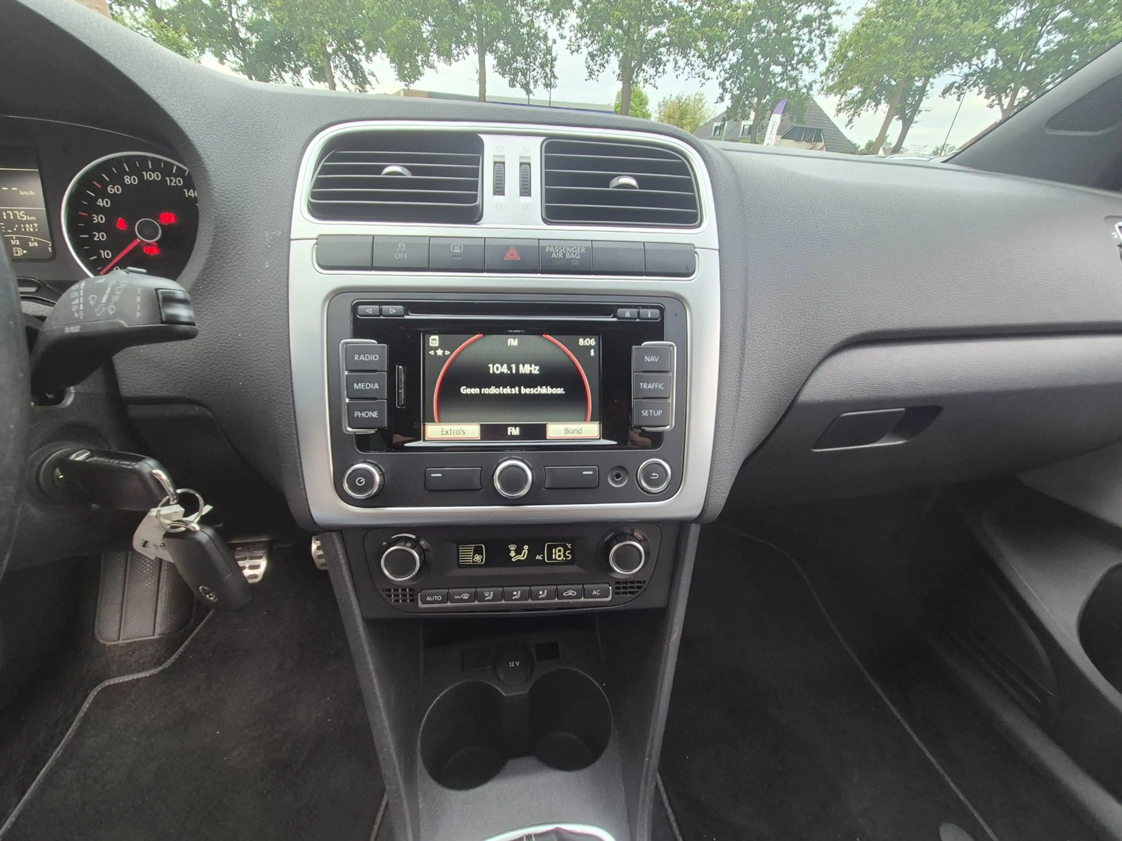Volkswagen Polo Cross 1.2 TSI leer met alcantara navi — photo 22