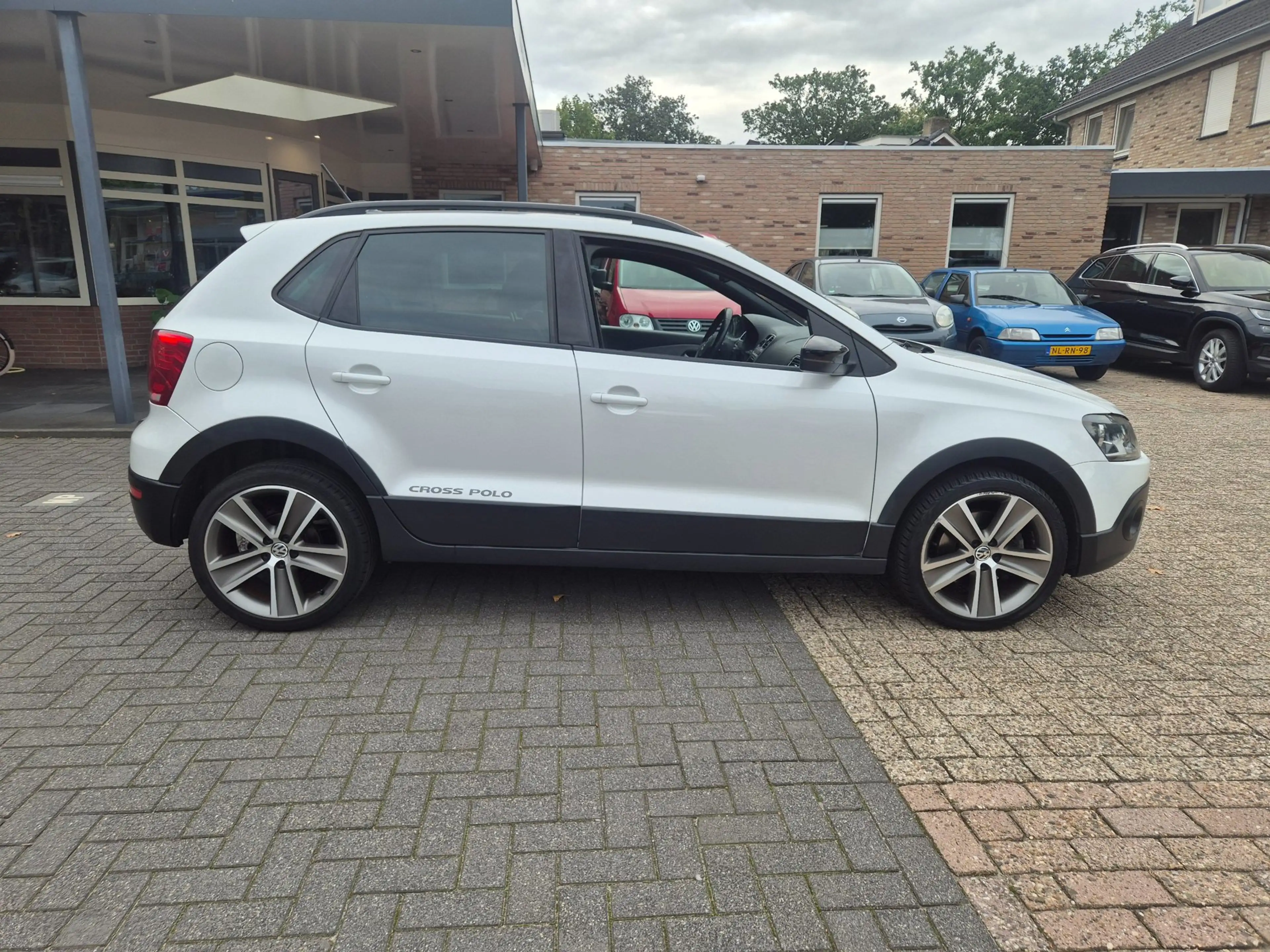 Volkswagen Polo Cross 1.2 TSI leer met alcantara navi — photo 12