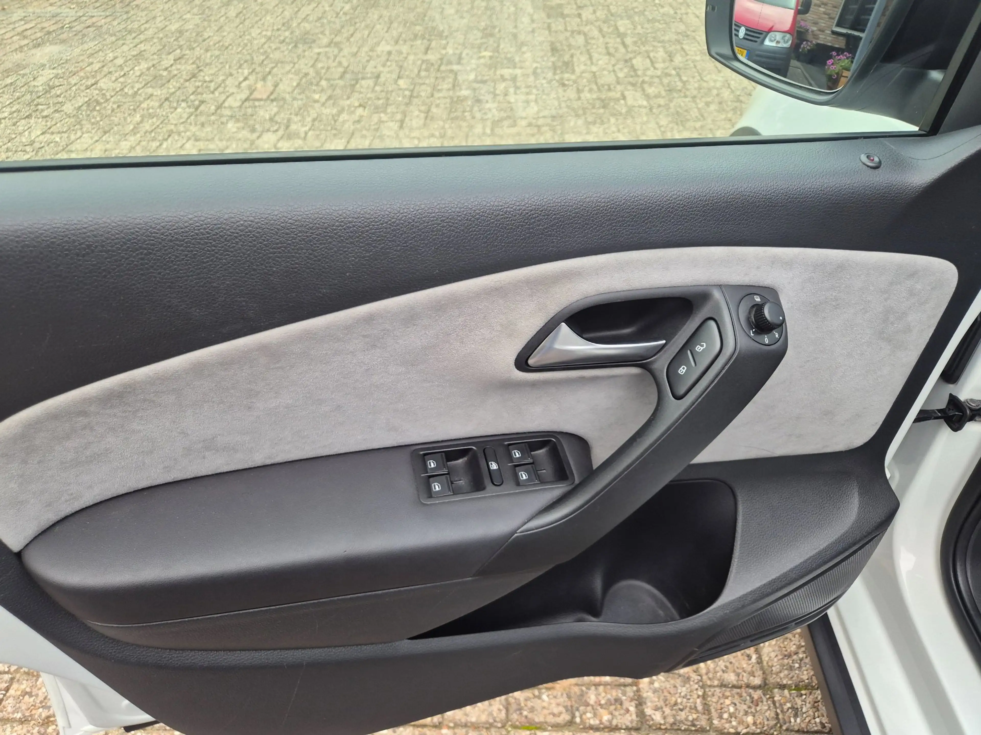 Volkswagen Polo Cross 1.2 TSI leer met alcantara navi — photo 18