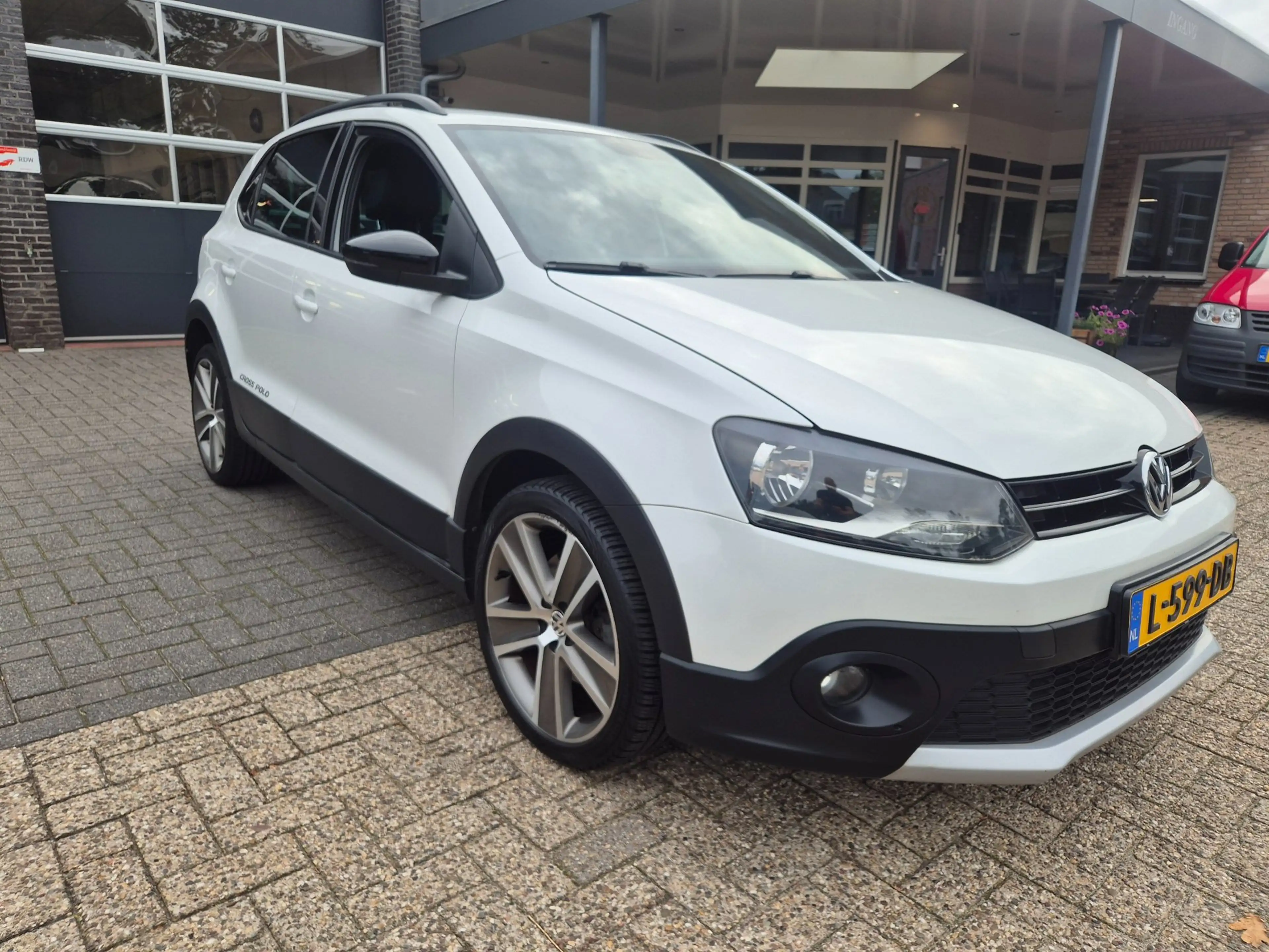 Volkswagen Polo Cross 1.2 TSI leer met alcantara navi — photo 14