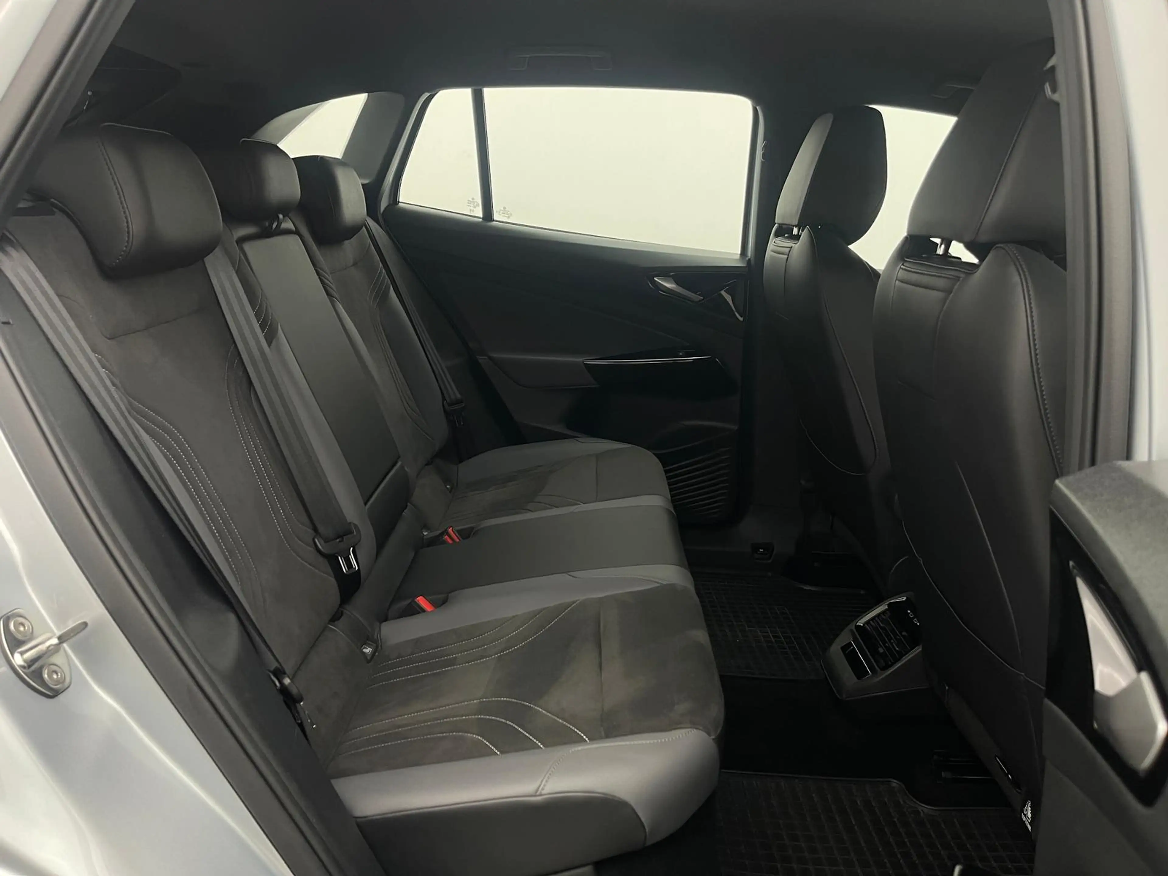 Volkswagen ID.4 Pro Performance 77kWh KEYLESS*LED — photo 14