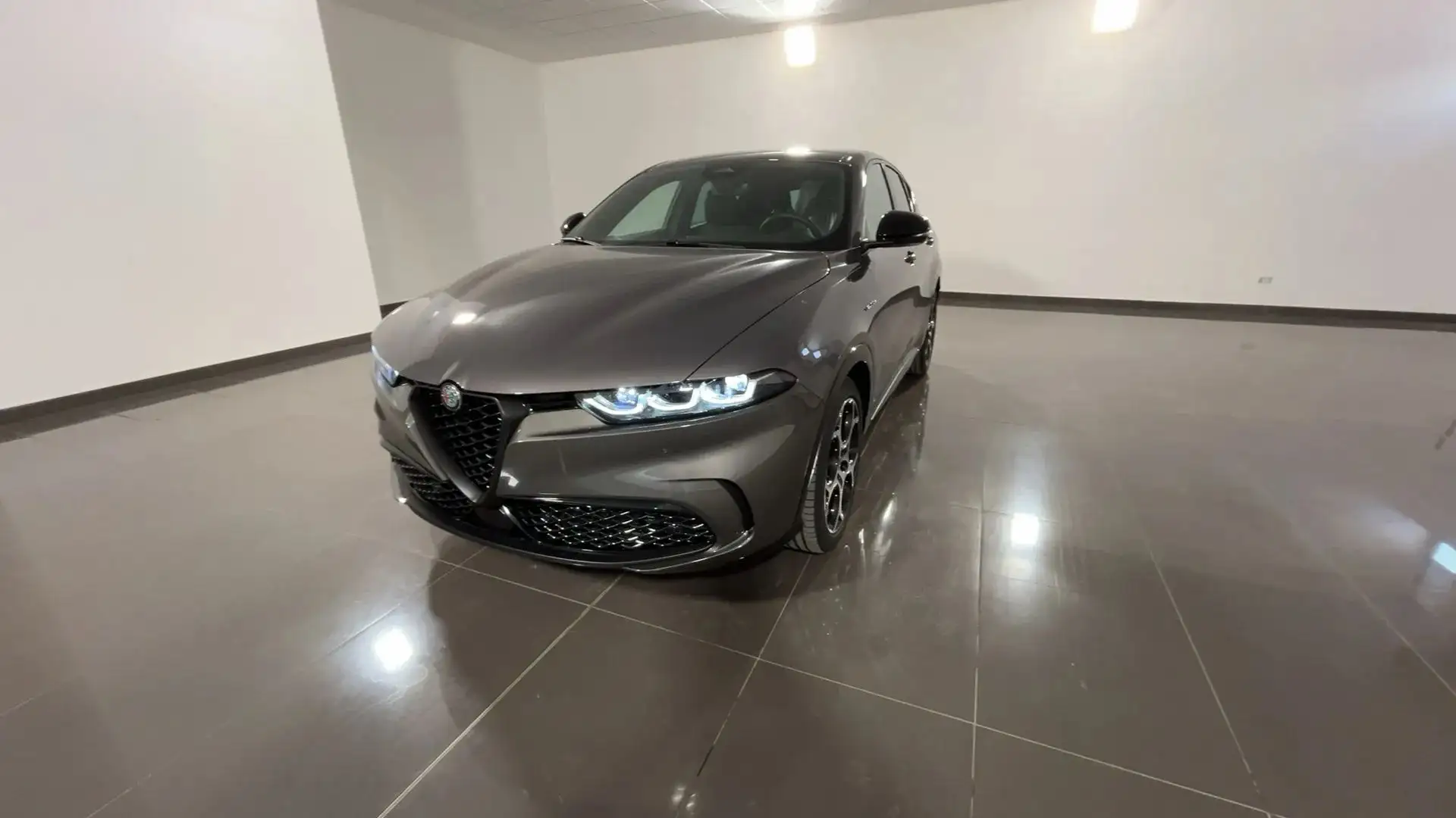 Alfa Romeo Tonale Tonale 1.6 MJET Veloce 130CV TCT6 Šedá - 1