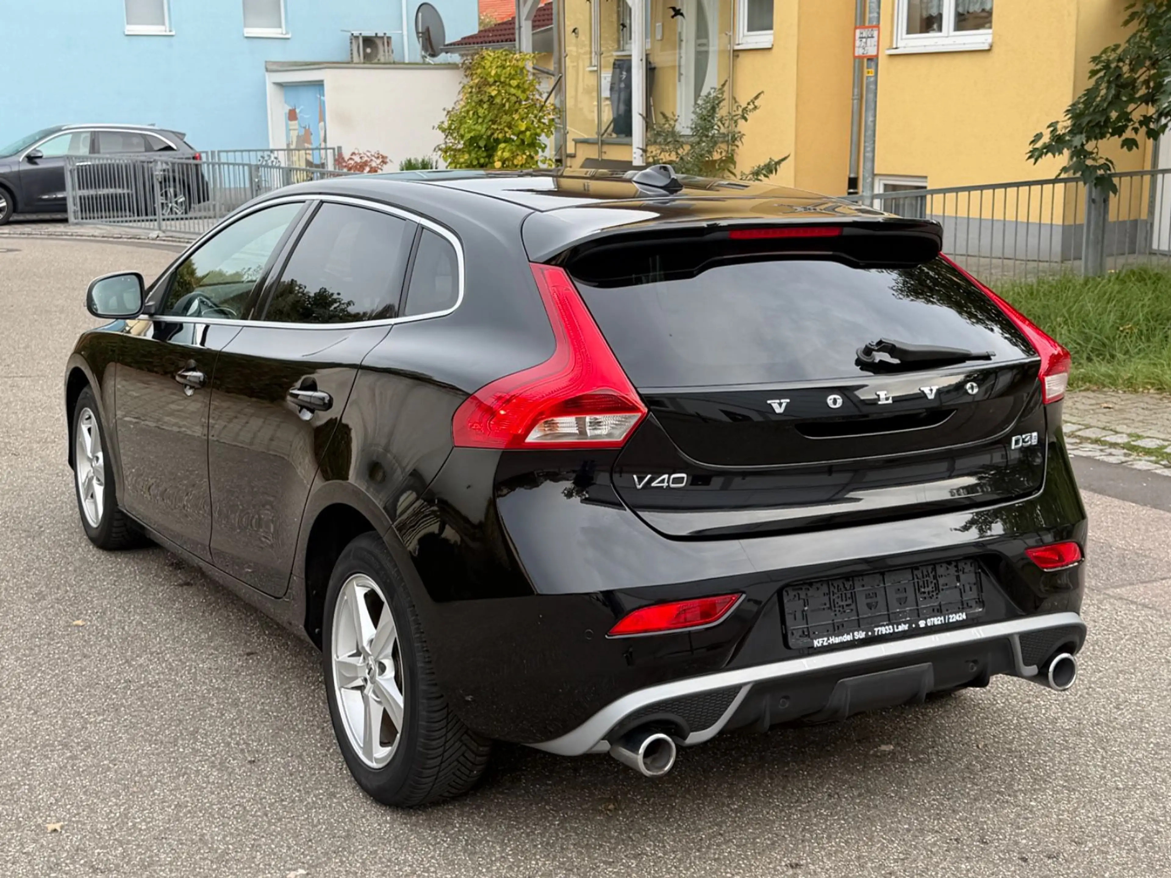 Volvo V40 R-Design TÜV NEU/NAVI/LED/TEMPOMAT/R-CAM/AHK — photo 9