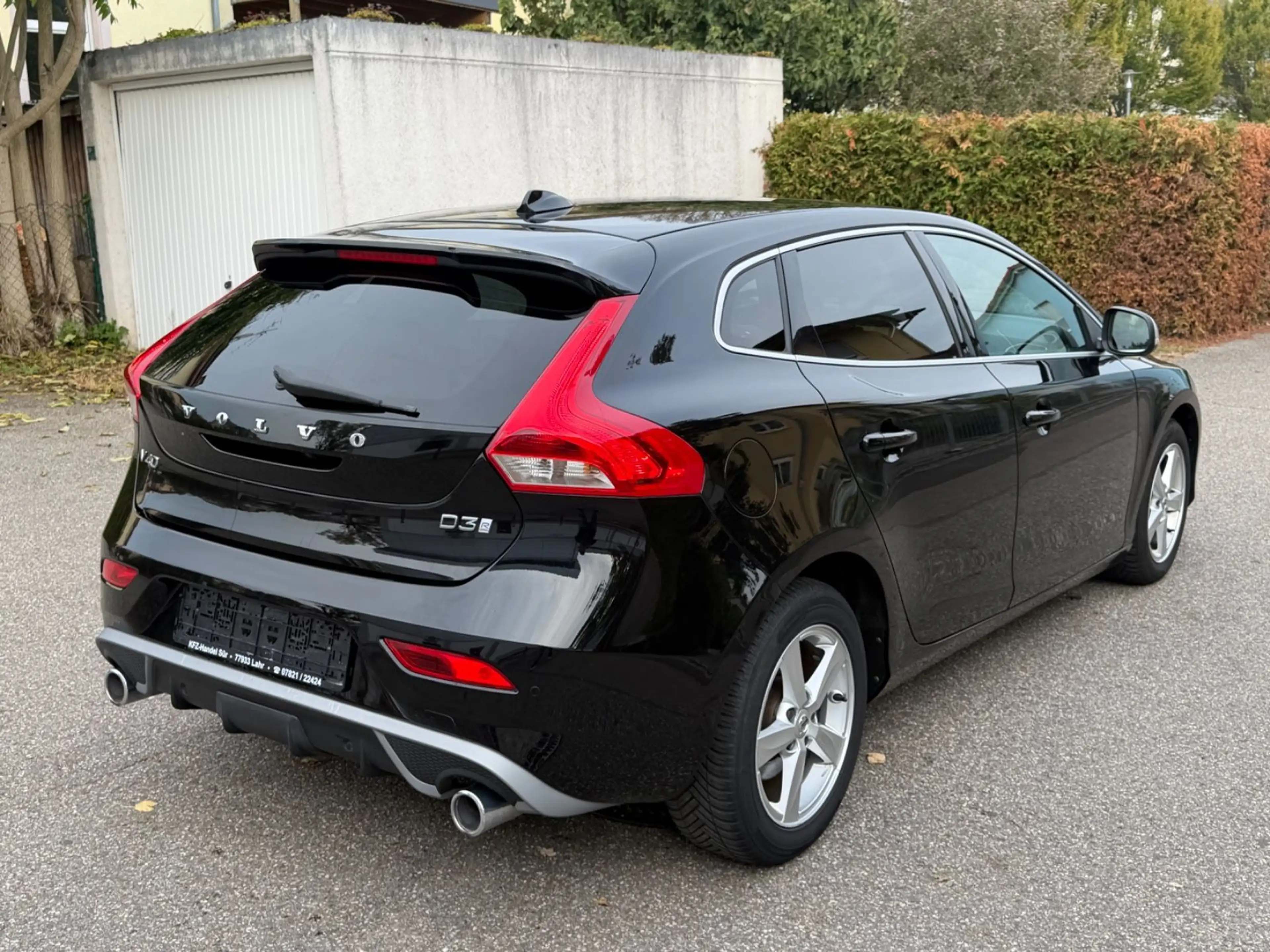 Volvo V40 R-Design TÜV NEU/NAVI/LED/TEMPOMAT/R-CAM/AHK — photo 7