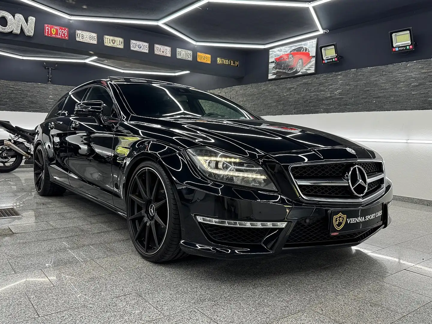 Mercedes-Benz CLS 63 AMG Shooting Brake 4MATIC Aut.*Designo*Voll* Schwarz - 1