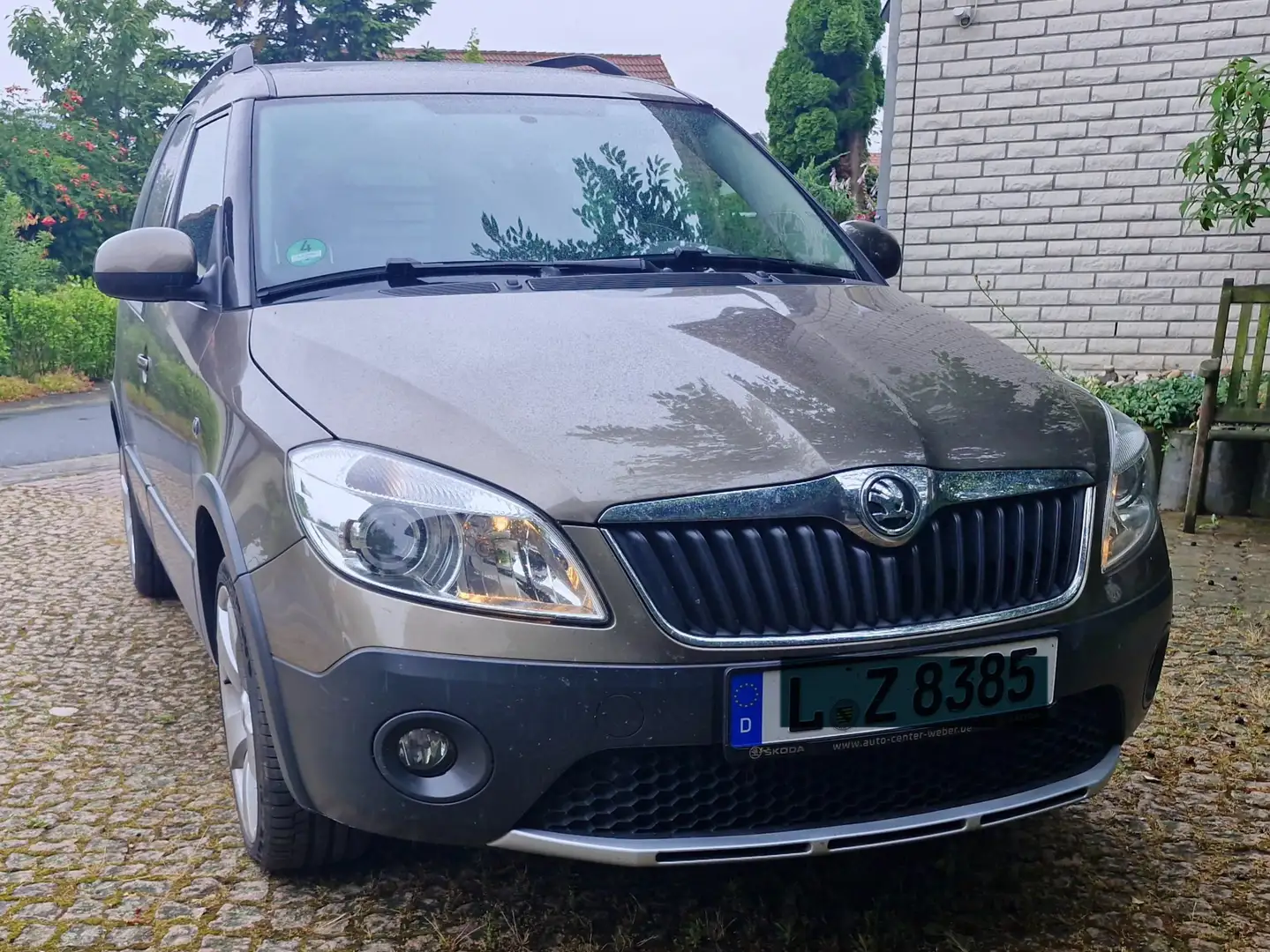 Skoda Roomster Roomster 1.2 TSI DSG Scout Коричневий - 1