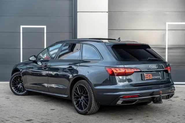 Audi A4 view 8