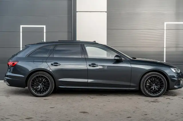 Audi A4 view 6
