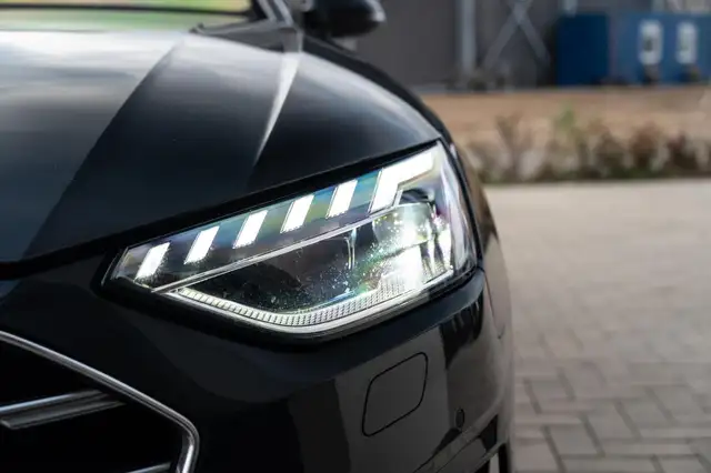 Audi A4 view 13