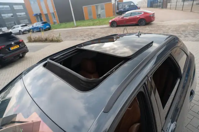 Audi A4 view 12