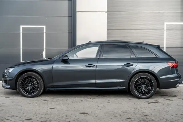 Audi A4 view 7