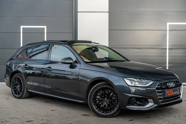 Audi A4 view 5
