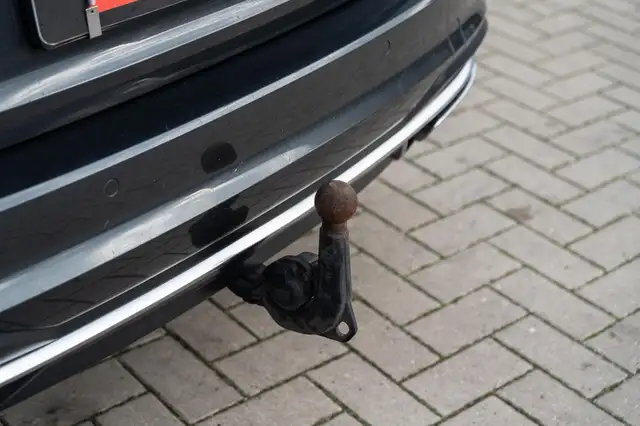 Audi A4 view 15