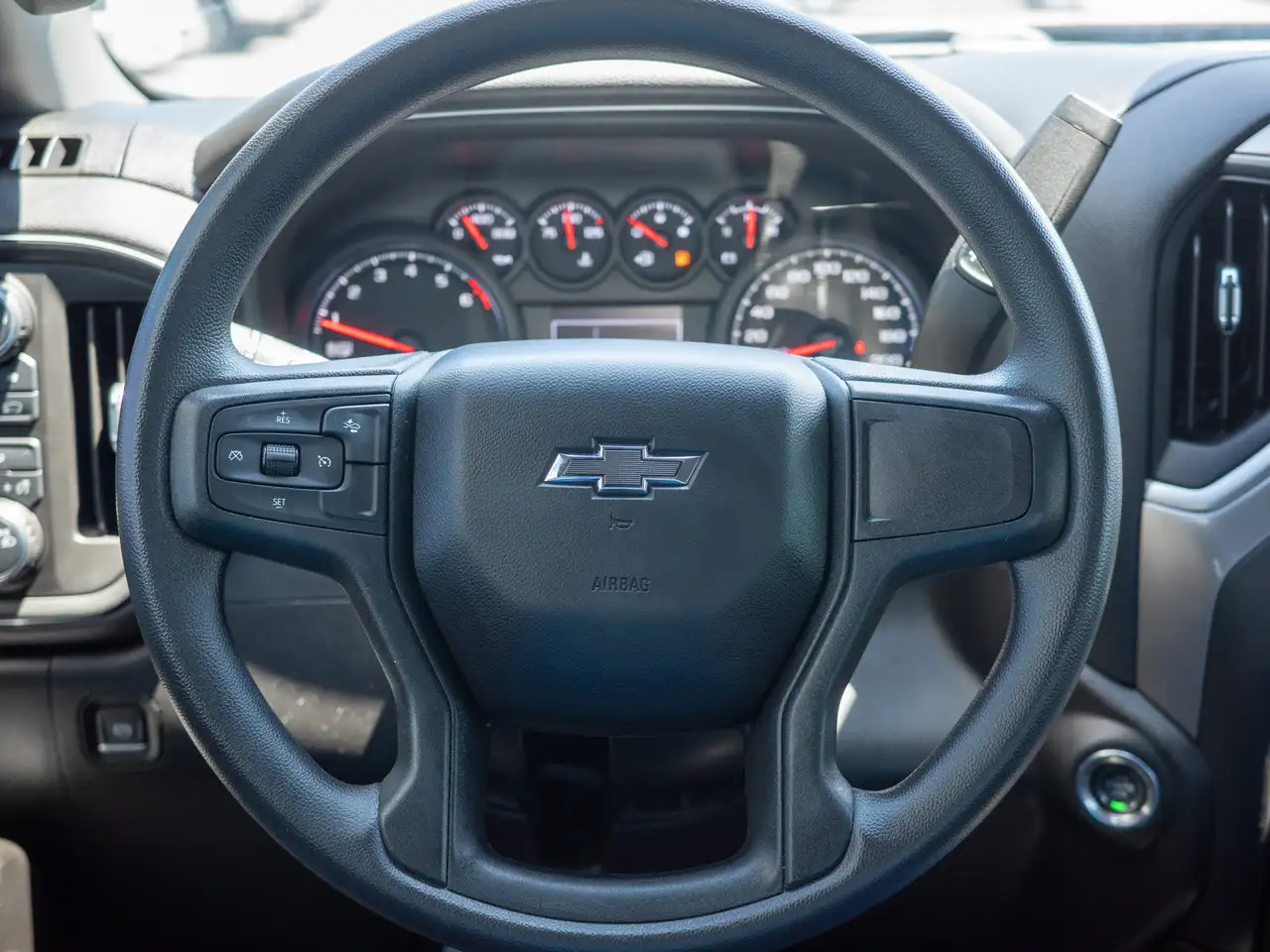 Chevrolet Silverado 1500 photo Chevrolet Silverado 1500