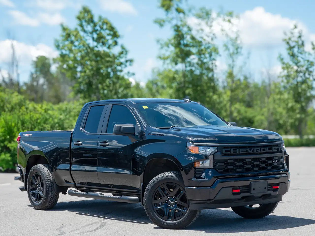 Chevrolet Silverado 1500 photo Chevrolet Silverado 1500