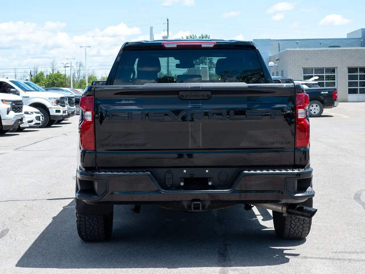 Chevrolet Silverado 1500 photo Chevrolet Silverado 1500