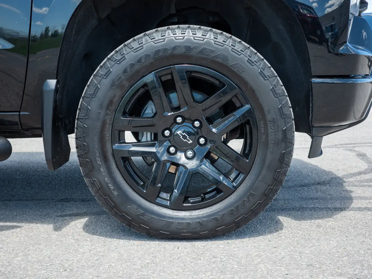Chevrolet Silverado 1500 photo Chevrolet Silverado 1500