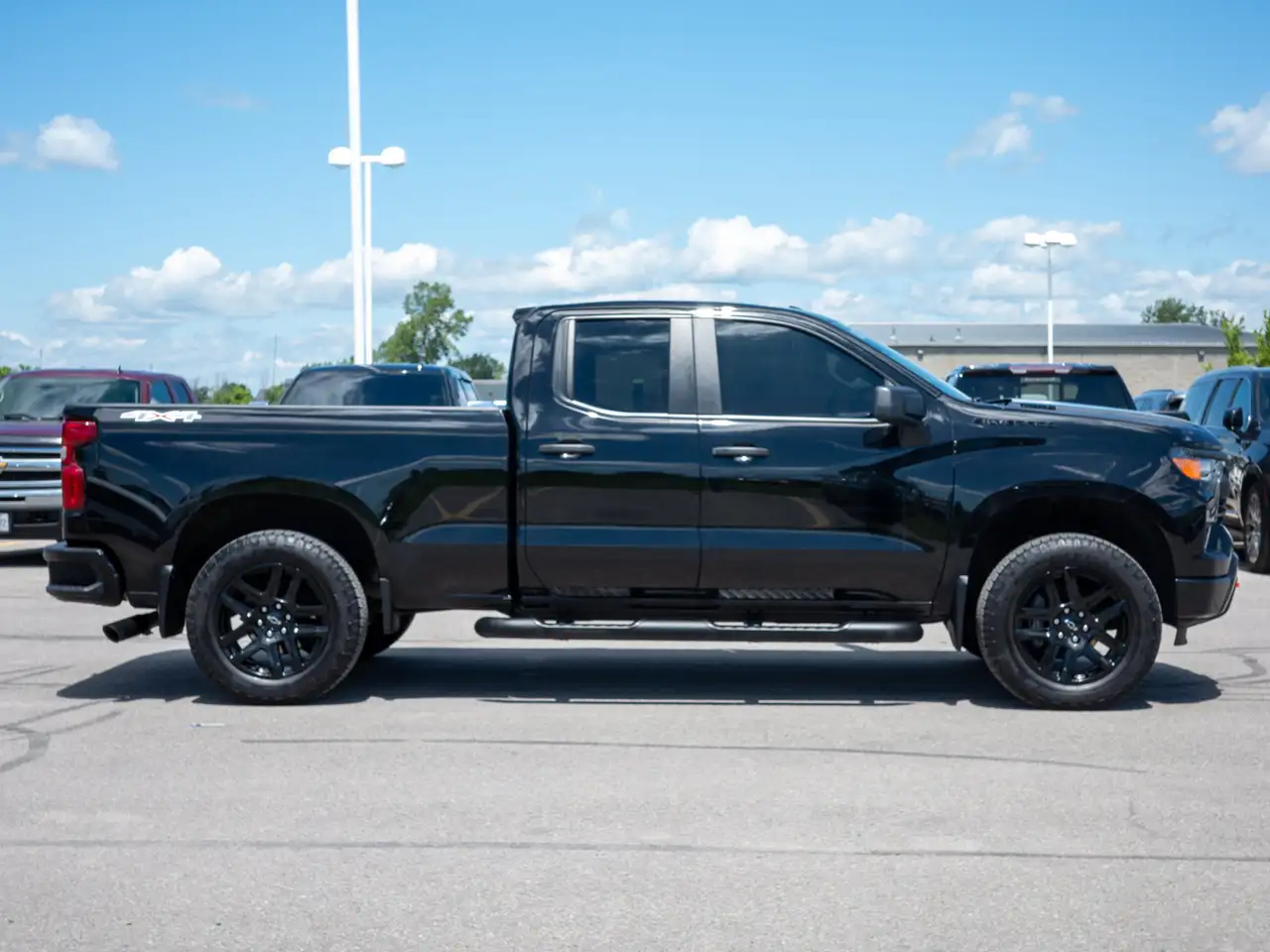 Chevrolet Silverado 1500 photo Chevrolet Silverado 1500