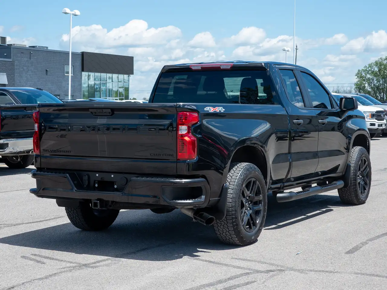 Chevrolet Silverado 1500 photo Chevrolet Silverado 1500