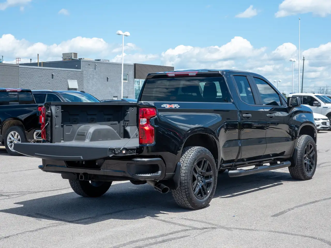 Chevrolet Silverado 1500 photo Chevrolet Silverado 1500