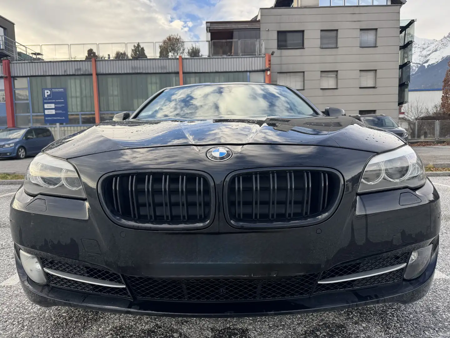 BMW 525 BMW 525d xDrive • Serviceheft Gepflegt Schwarz - 2