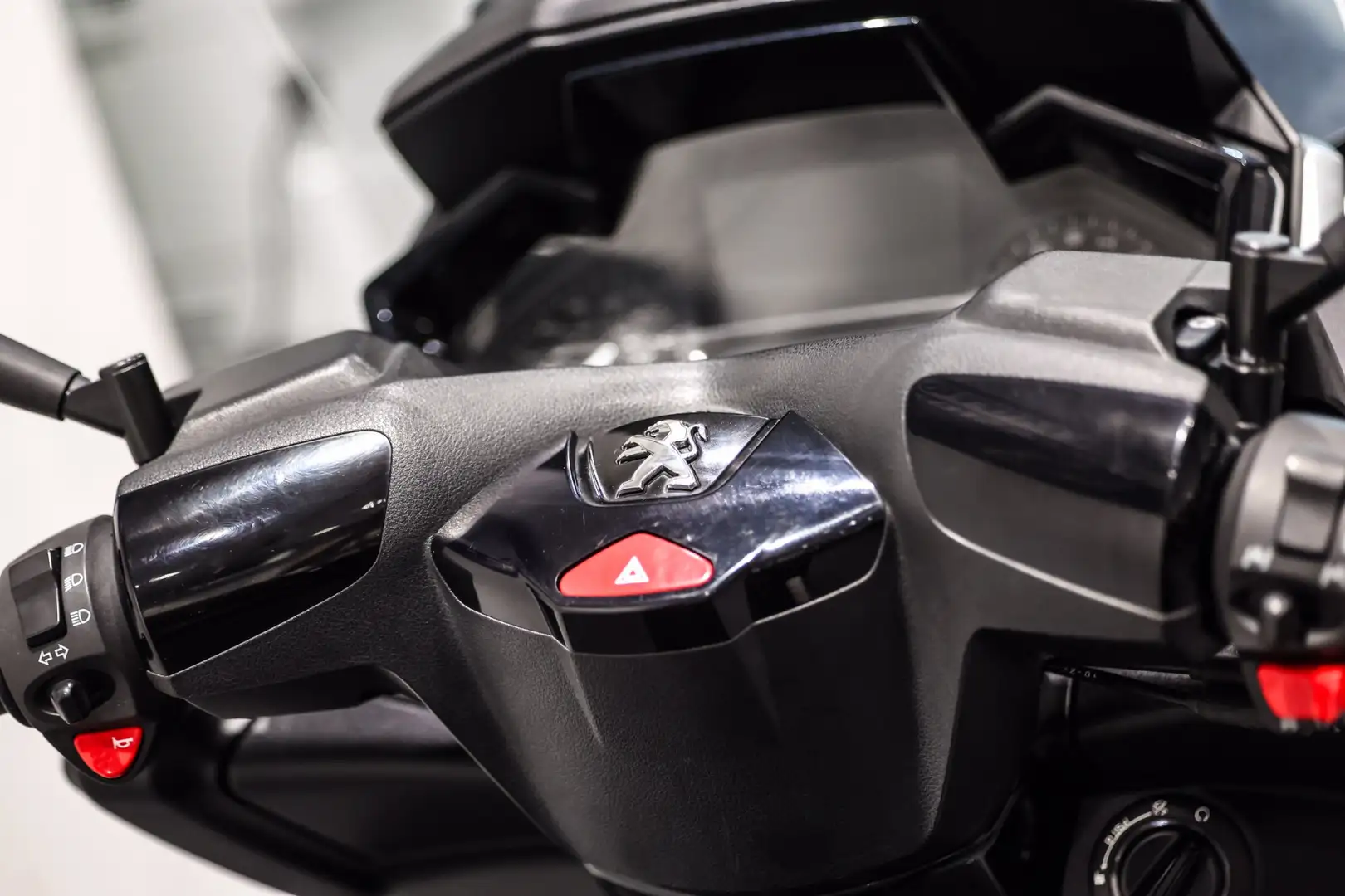 Peugeot Metropolis Marrón - 2