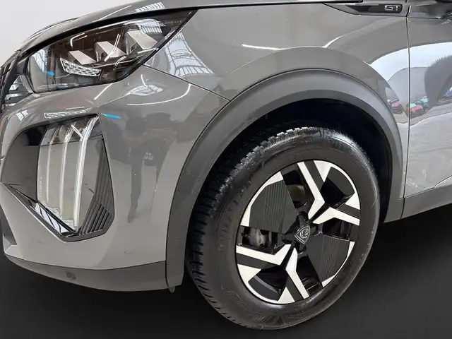 Peugeot 2008 view 11