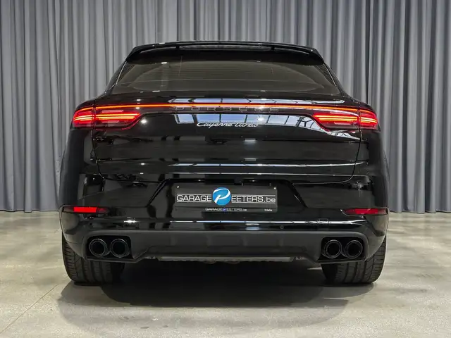 Porsche Cayenne view 4