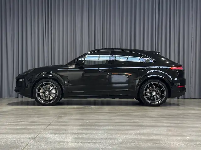 Porsche Cayenne view 2