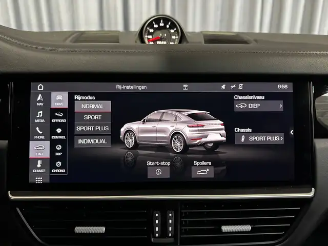 Porsche Cayenne view 13