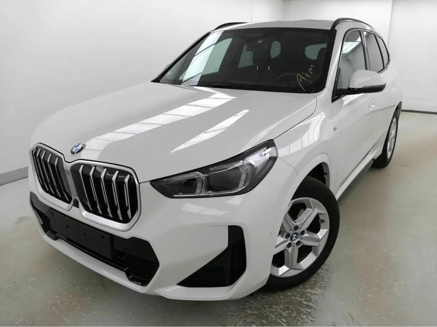 BMW X1 xDrive 23d M Sport ACC DrivingPlus eSitze AHK Weiß - 1