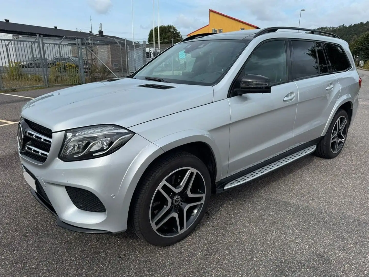 Mercedes-Benz GLS 350 d 4Matic AMG 360° 7Sitzer Pano AHK Argent - 1