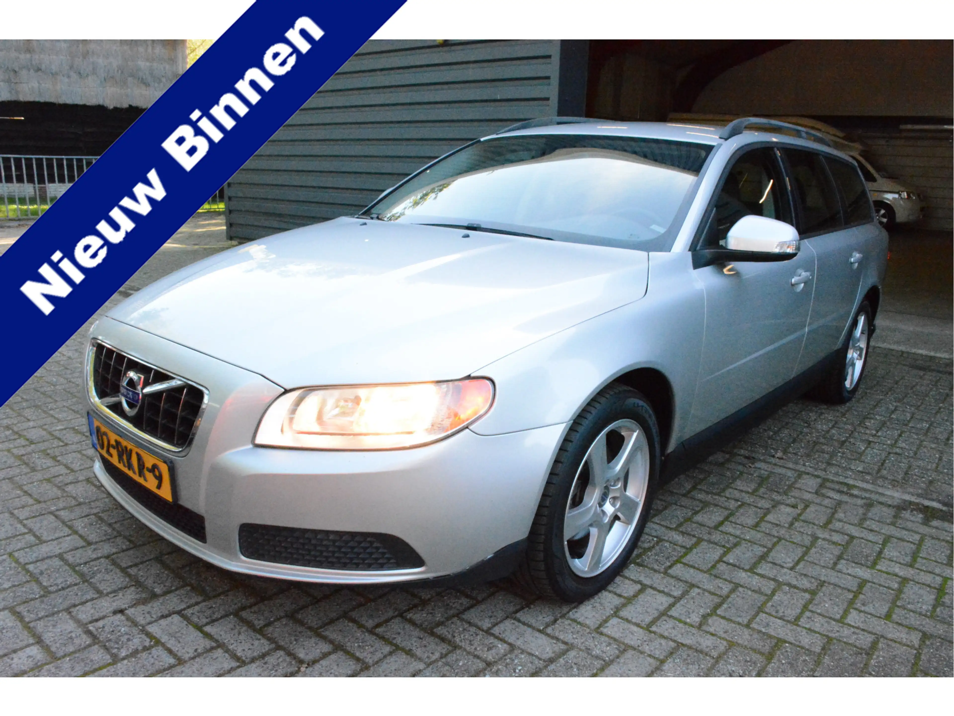 Volvo V70 2.0 Momentum|Automaat|Trehaak|
