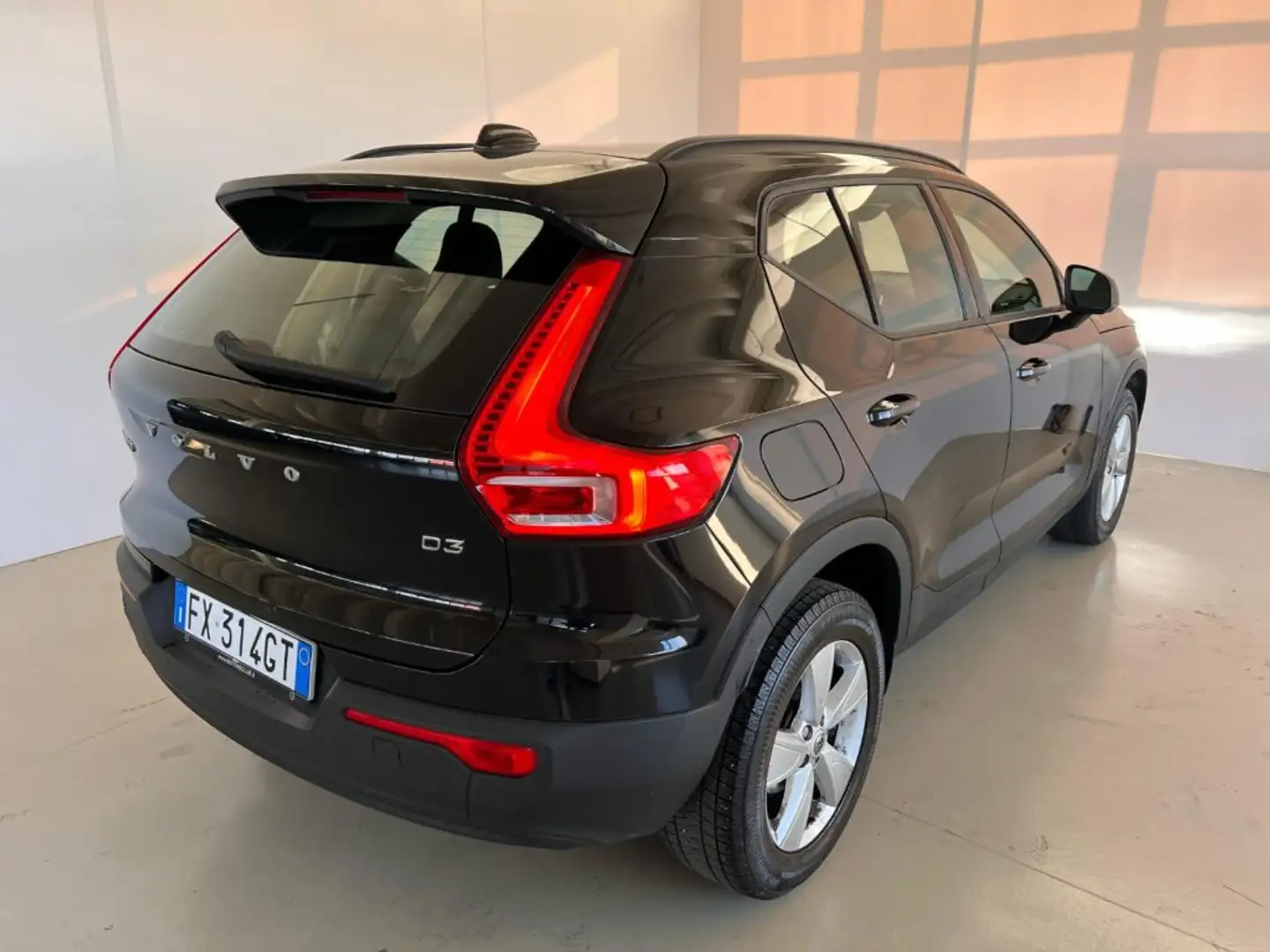 Volvo XC40 D3 Business Nero - 2