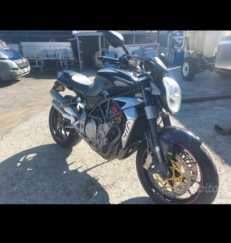 MV Agusta Brutale 910