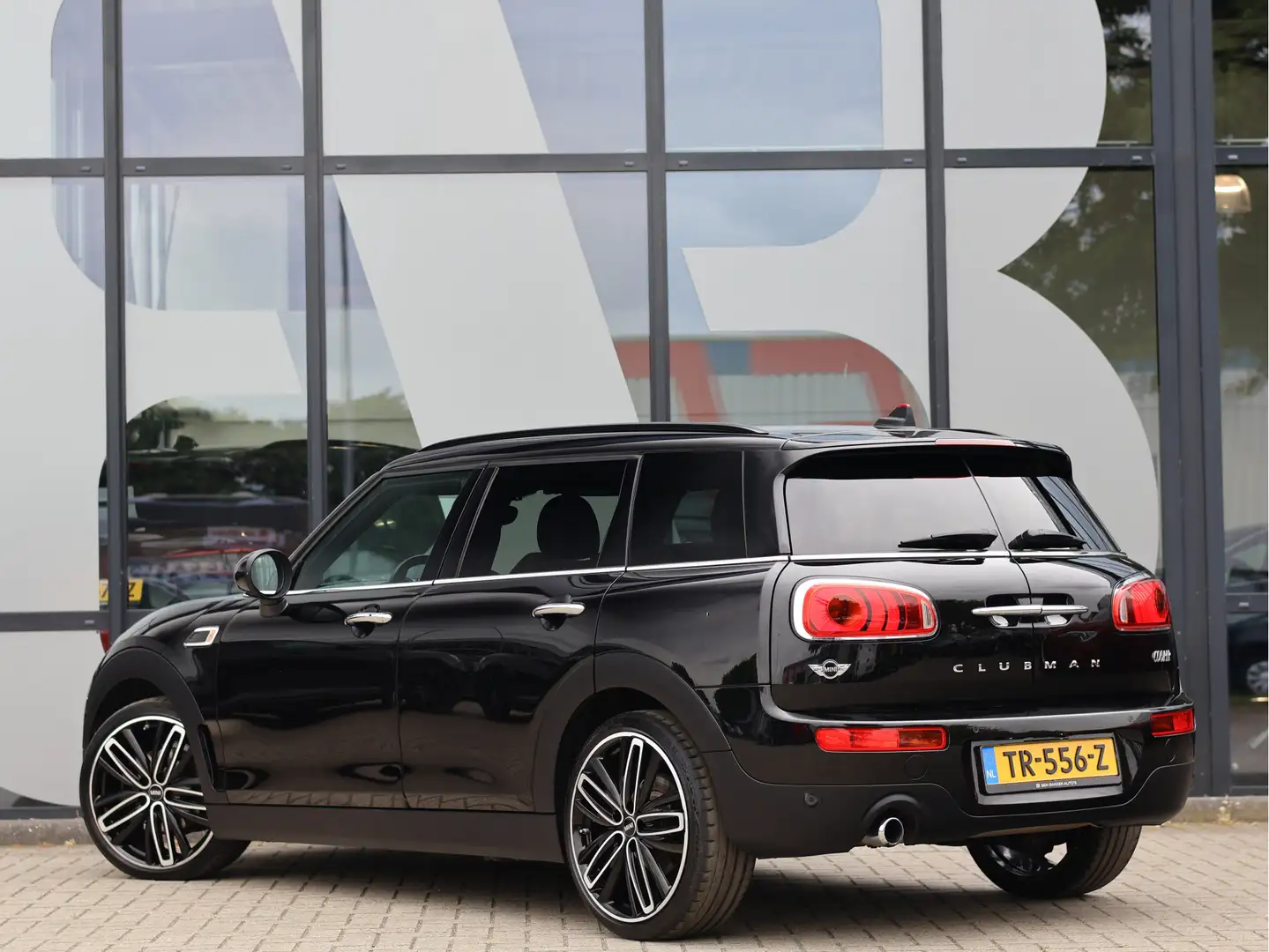 MINI Cooper Clubman Mini 1.5 Chili *Leder*Harman/Kardon*Clima*Navi* Zwart - 2