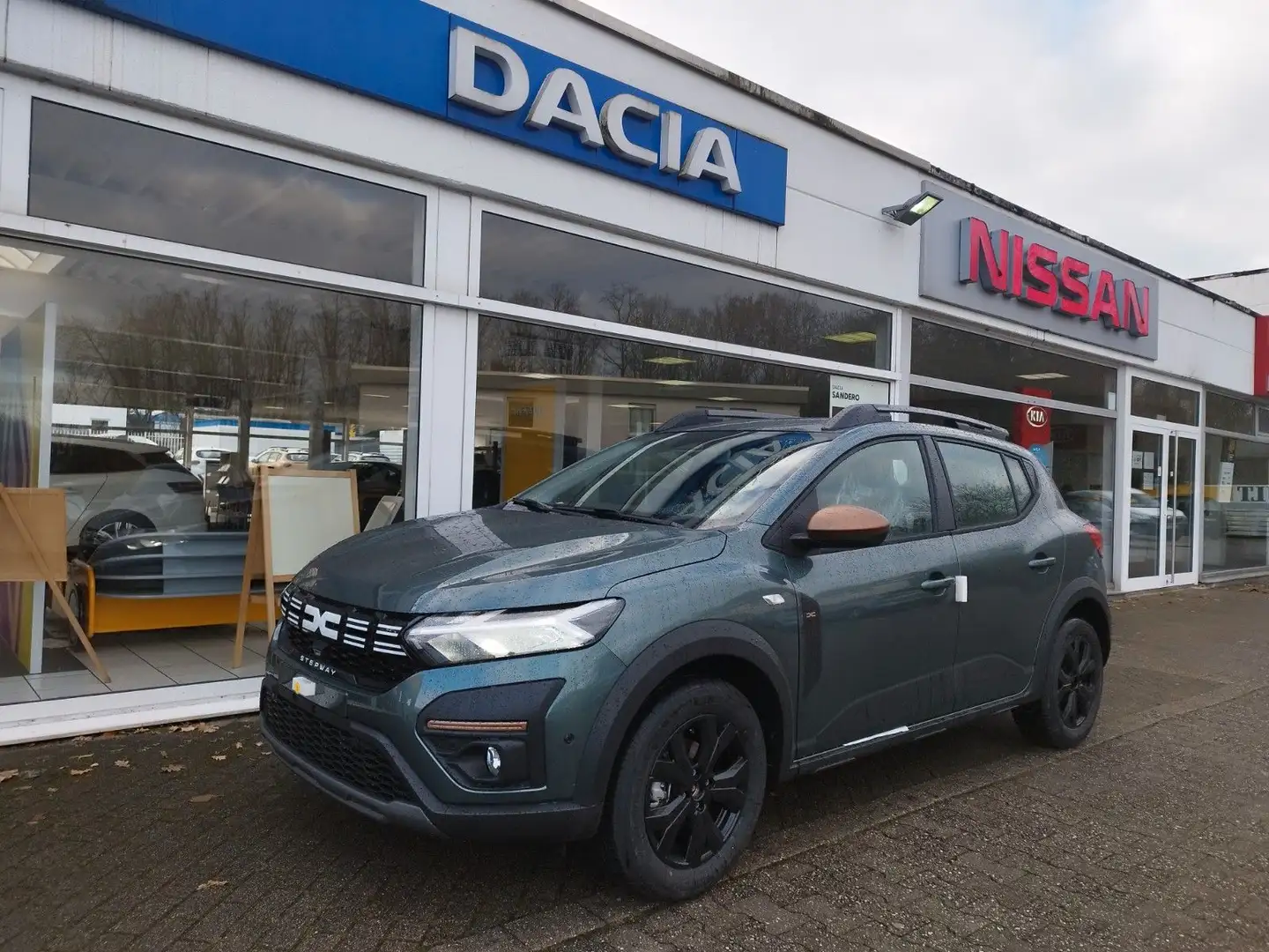 Dacia Sandero III Stepway Extreme+ ECO-G 100 Grün - 1