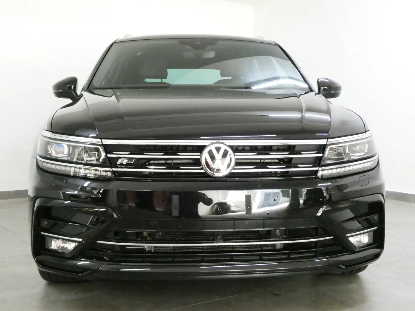 Volkswagen Tiguan DSG "R-Line" LED Navi Ahk ACC Kamera Panorama 20" Schwarz - 2