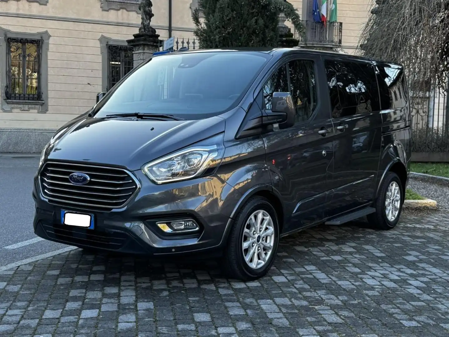 Ford Tourneo Custom 320 2.0 EcoBlue 185CV MHEV PC Tit.Cruise adattivo Gris - 1