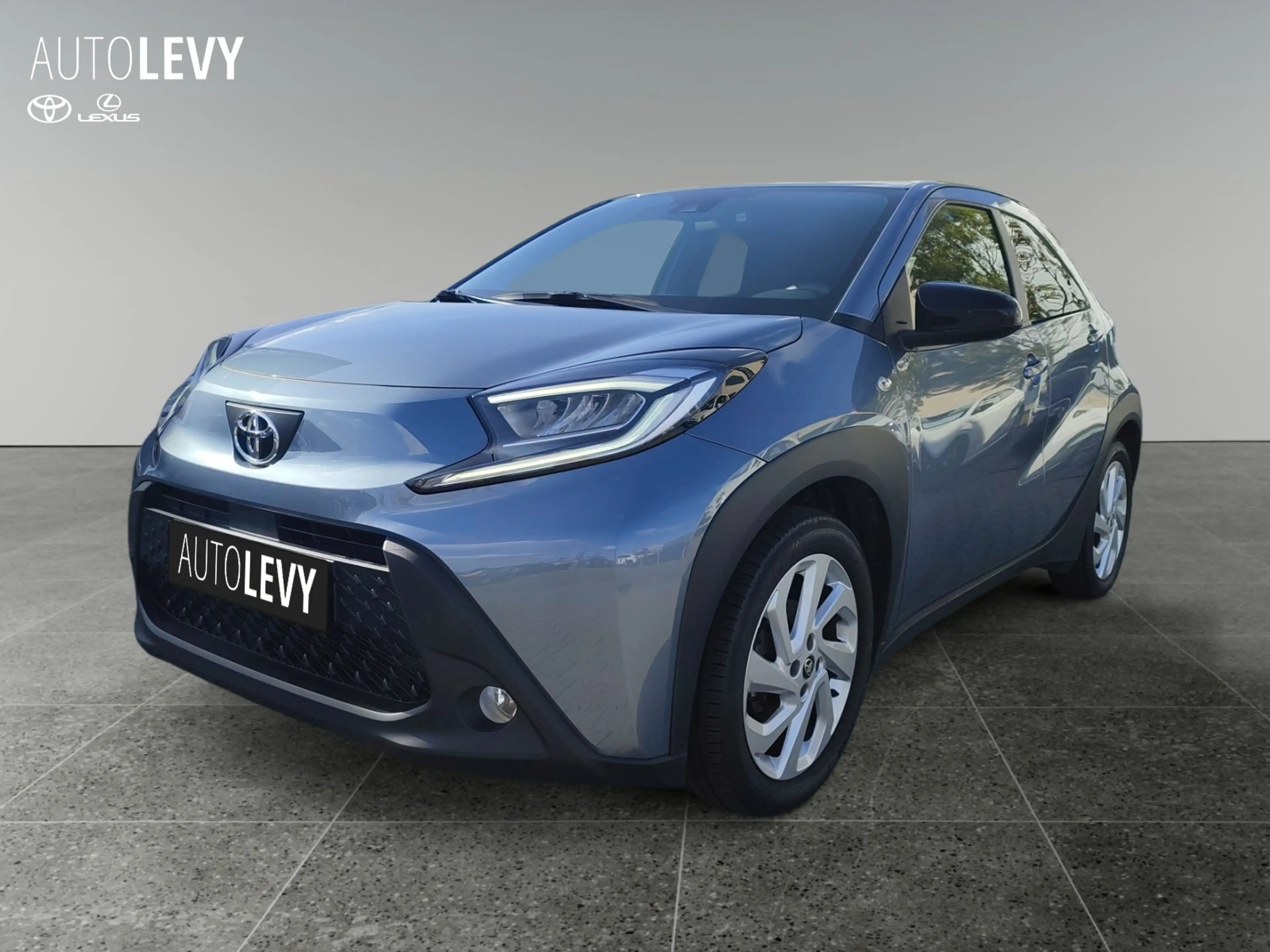 Toyota Aygo X 1.0 Active SHZ*CARPLAY*LED*RFK* — photo 2