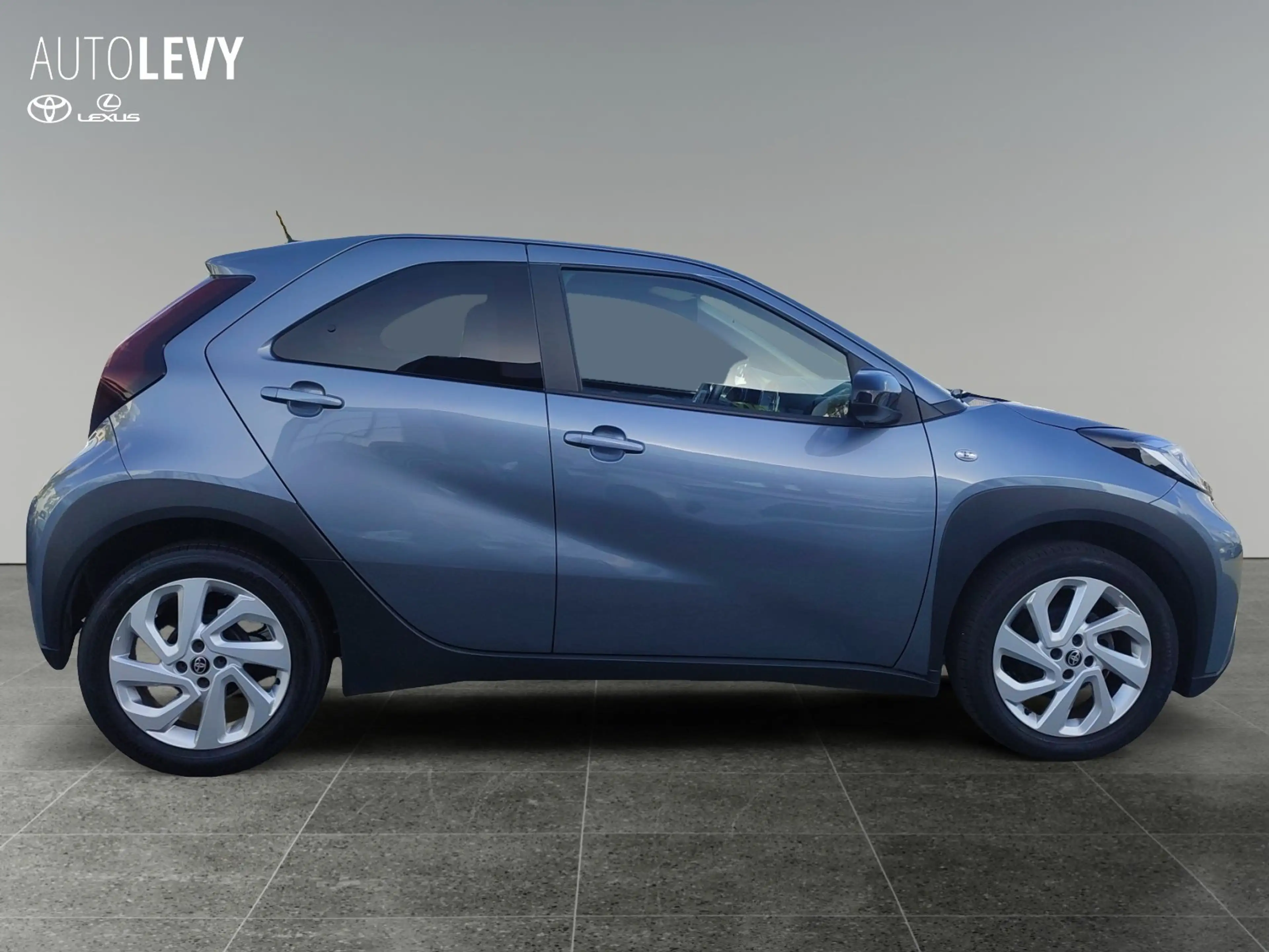 Toyota Aygo X 1.0 Active SHZ*CARPLAY*LED*RFK* — photo 7