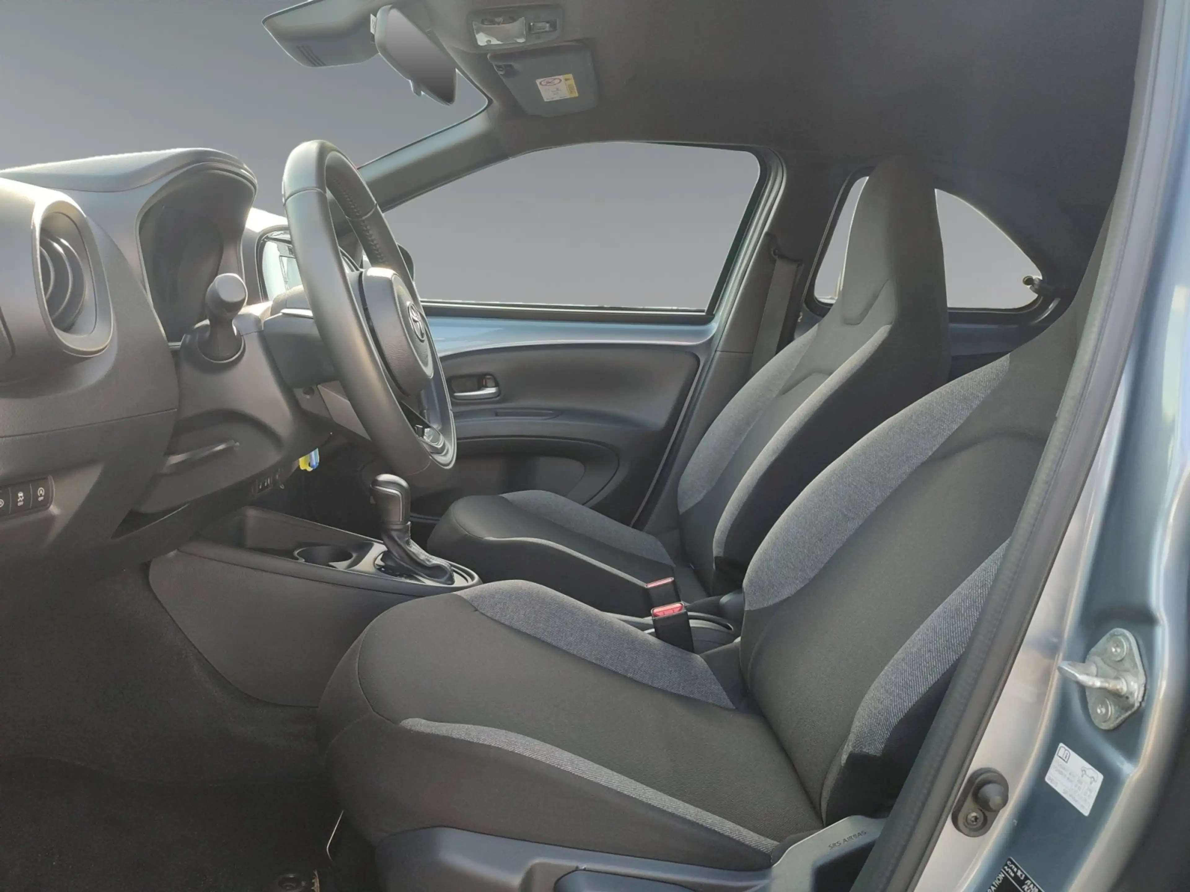 Toyota Aygo X 1.0 Active SHZ*CARPLAY*LED*RFK* — photo 10