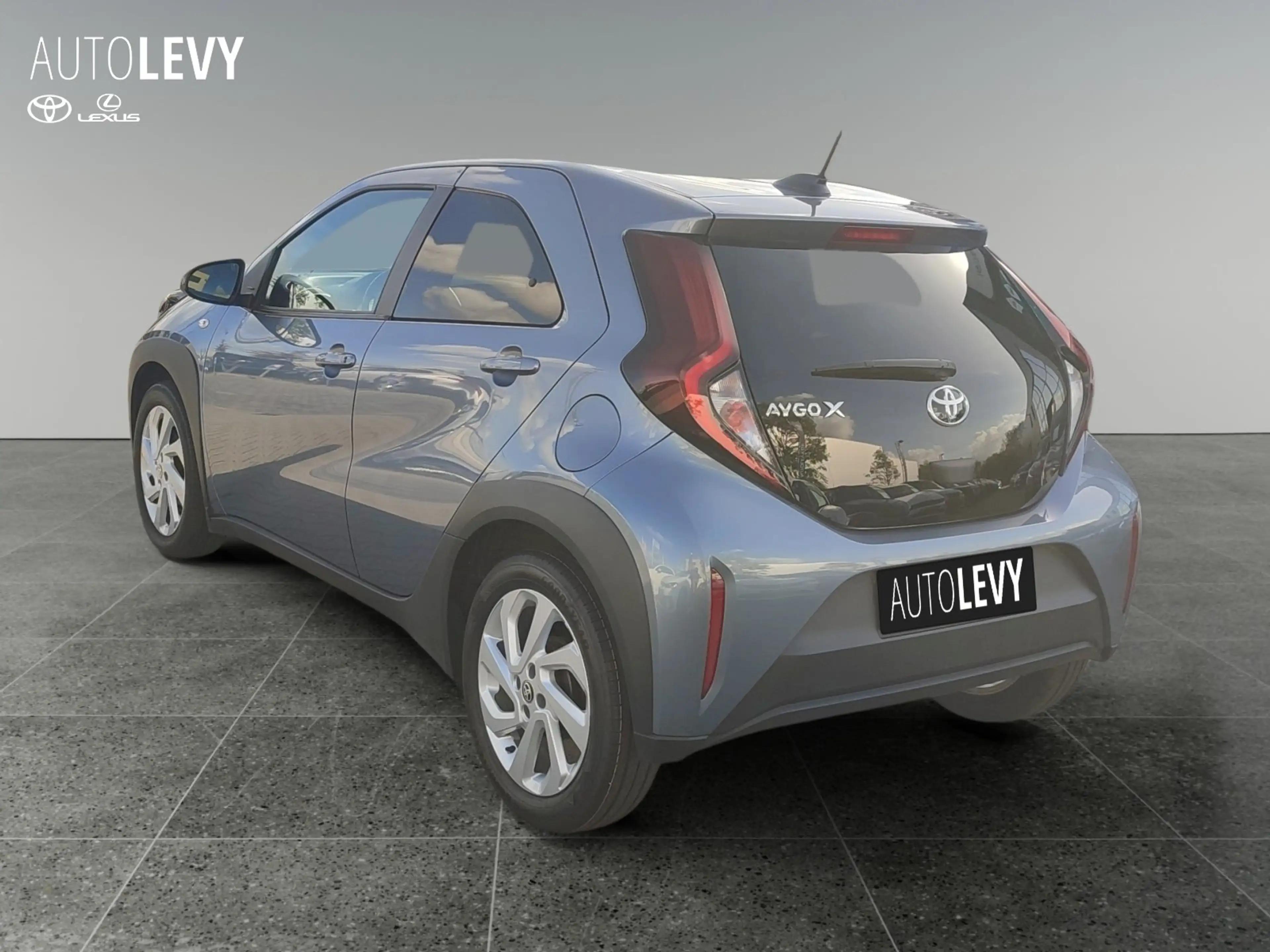 Toyota Aygo X 1.0 Active SHZ*CARPLAY*LED*RFK* — photo 4
