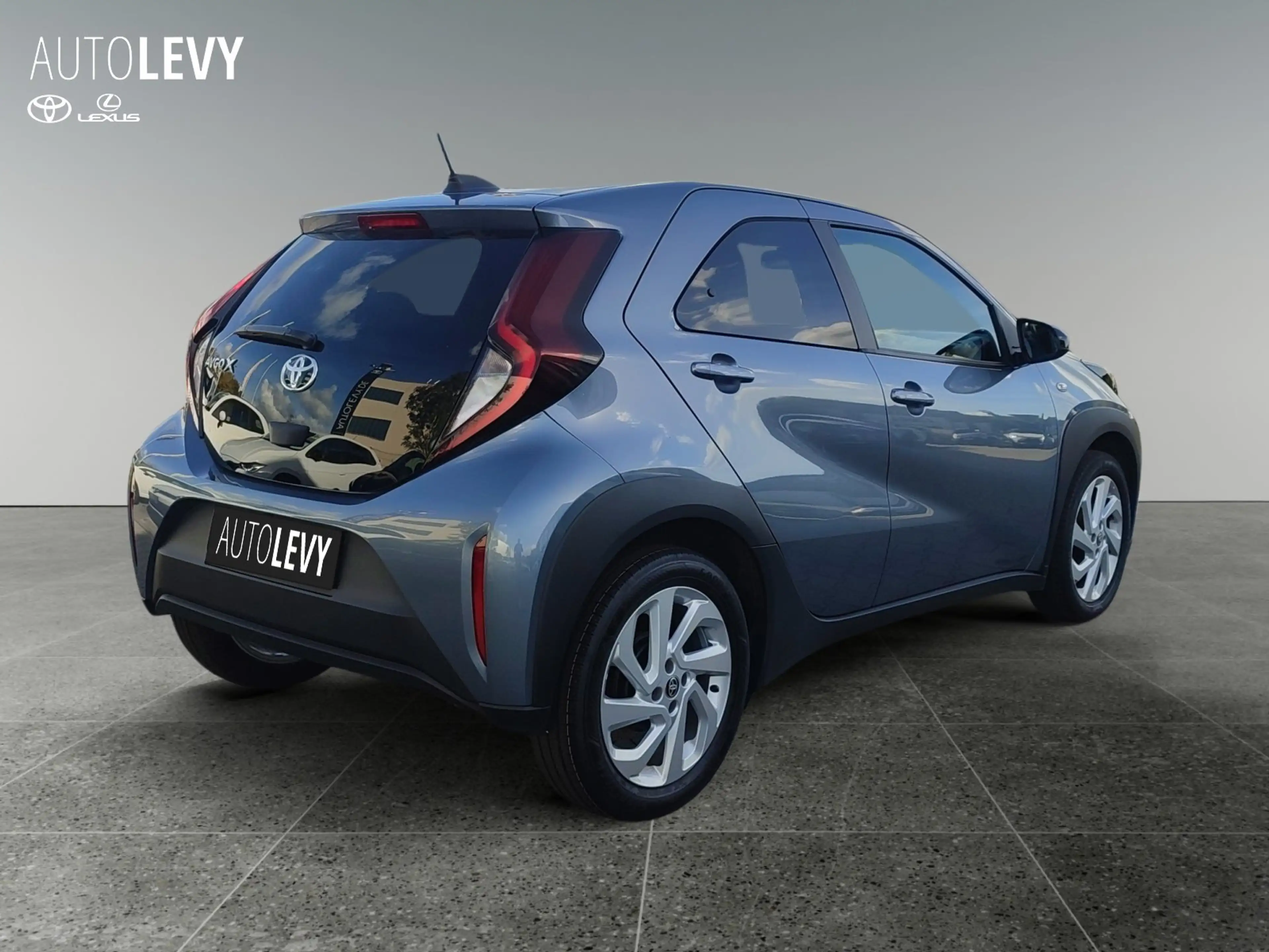 Toyota Aygo X 1.0 Active SHZ*CARPLAY*LED*RFK* — photo 6