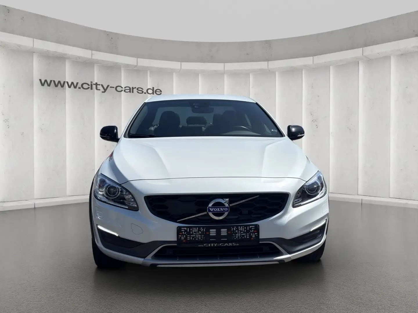 Volvo S60 Cross Country Summum*1.Hand*Leder*AHK*Xenon Weiß - 2