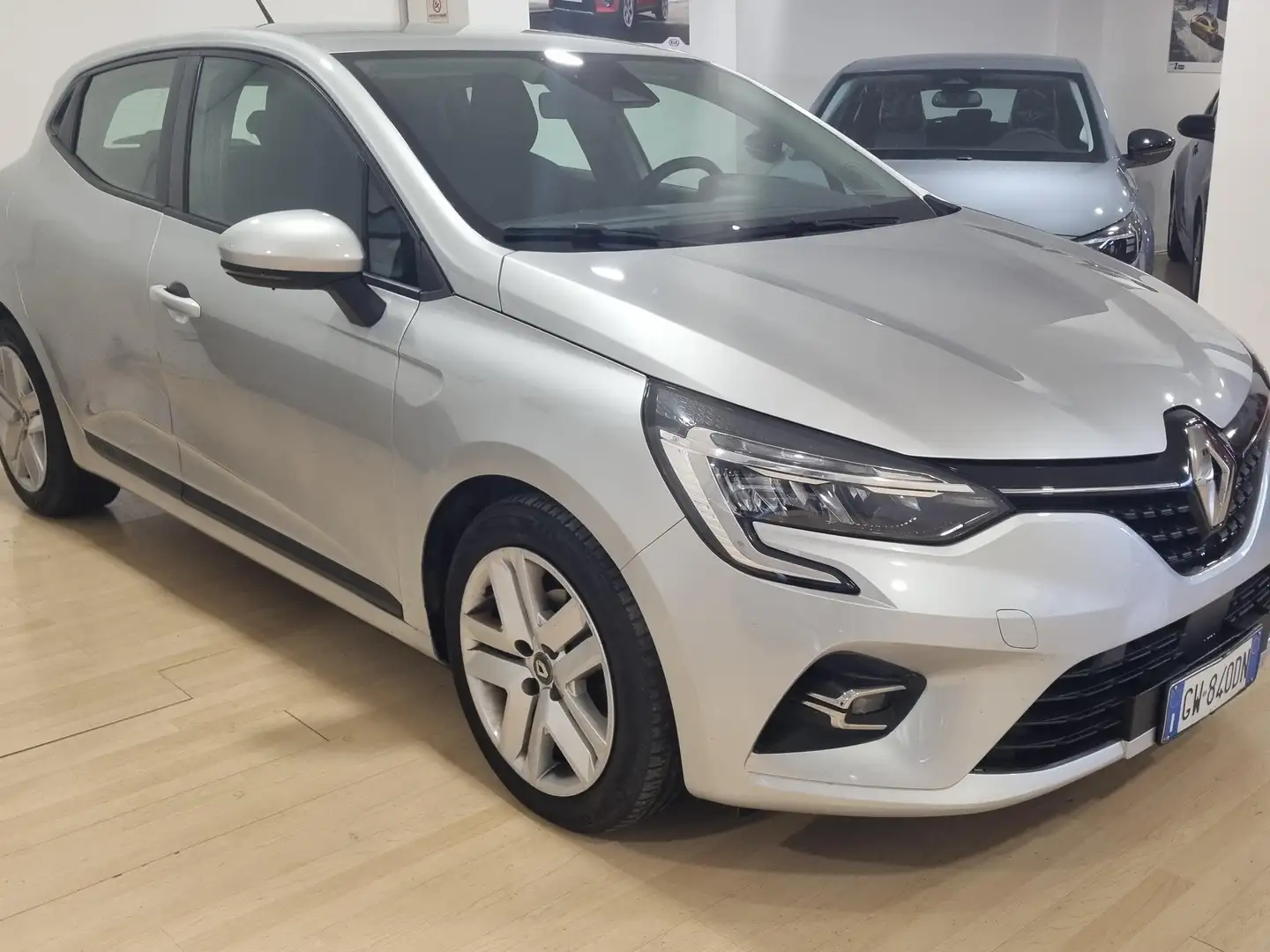 Renault Clio Clio V 2019 1.0 tce Zen 90cv my21 Gris - 1