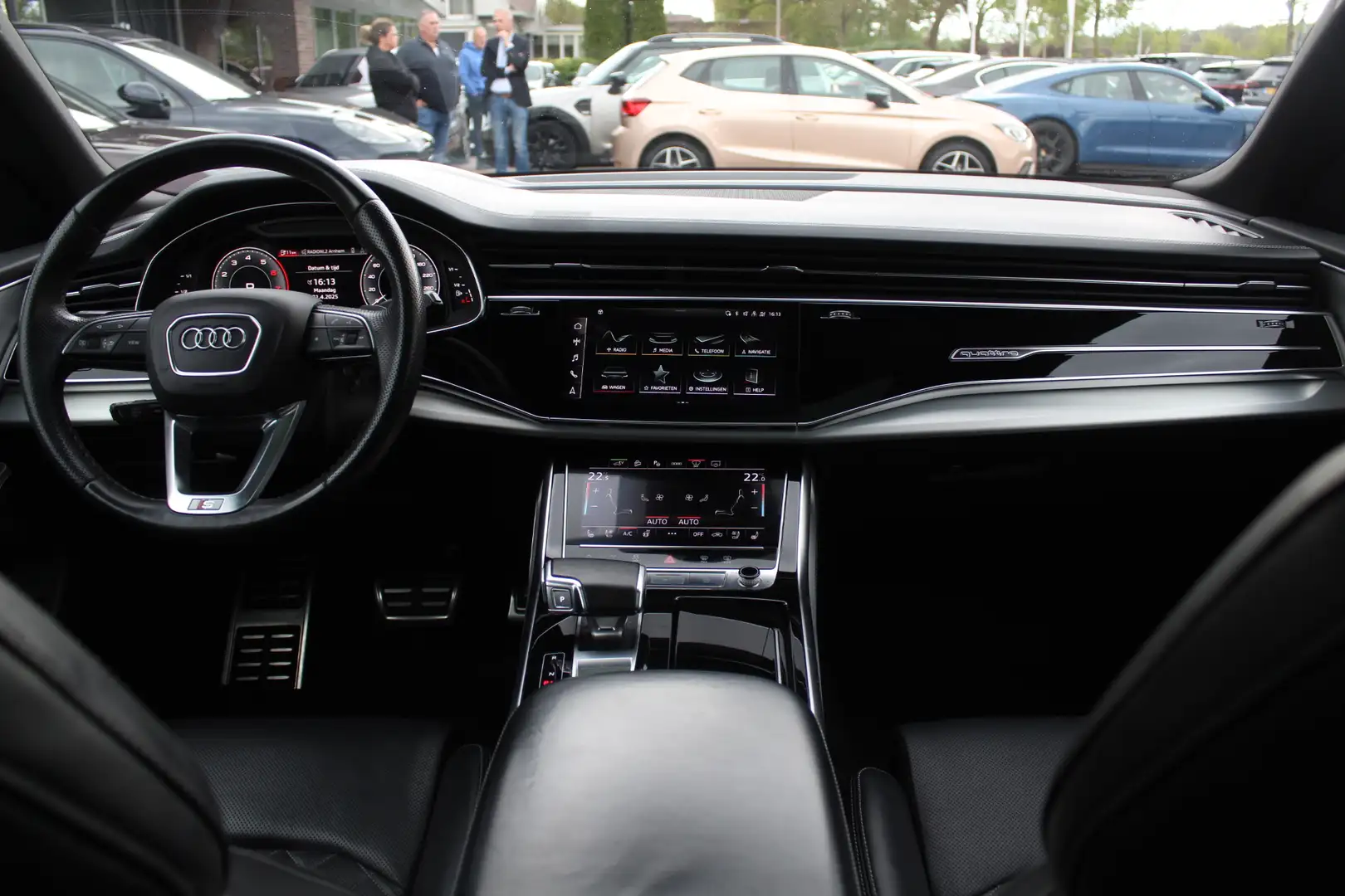 Audi Q8 55 TFSI e quattro Pro Line S / Vol opties!! / Trek Zwart - 2