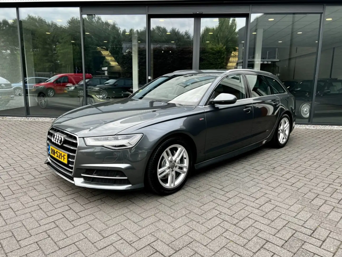 Audi A6 1.8 TFSI S-Line,LED,Leer,Navi,Clima,Cruise,PDC,Dea Grijs - 1