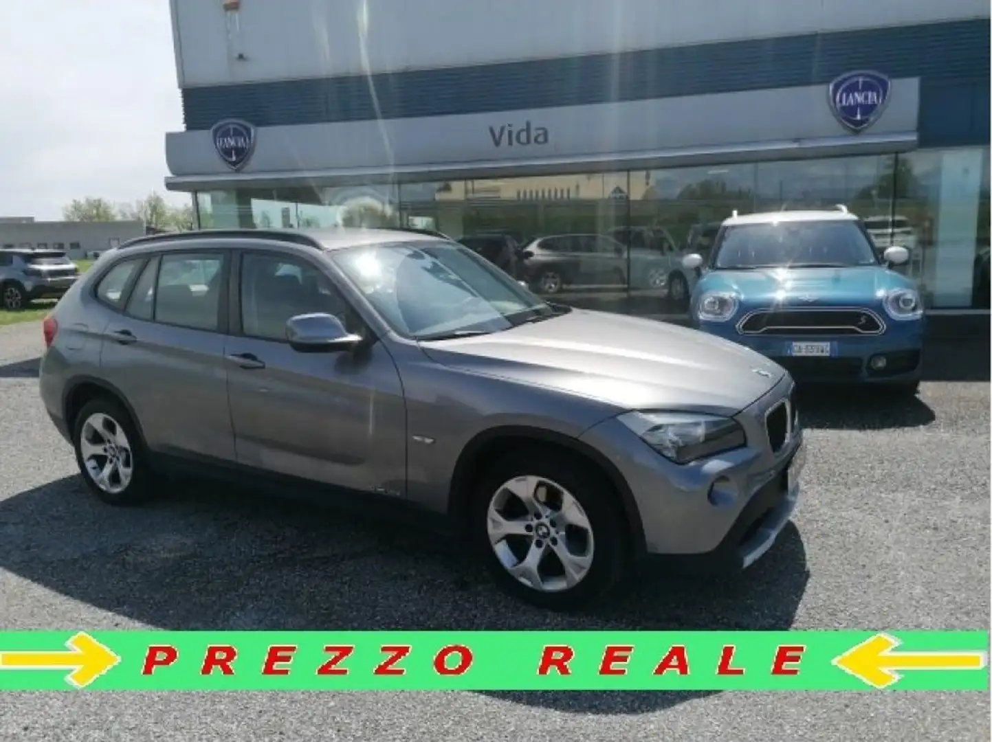 BMW X1 sDrive18d CAMBIO AUTOMATICO Grijs - 1