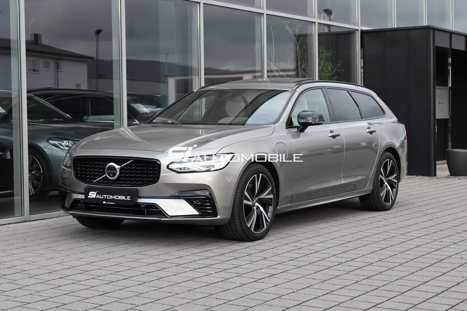 Volvo V90 T8 AWD Rech R-DESIGN *ACC*AHK*FOUR-C*HUD*360°K* Grau - 1